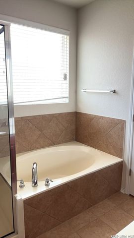 6754 Indian Ldg, San Antonio, TX 78253