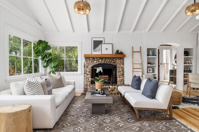 54 Hillside Ave, San Anselmo, CA 94960