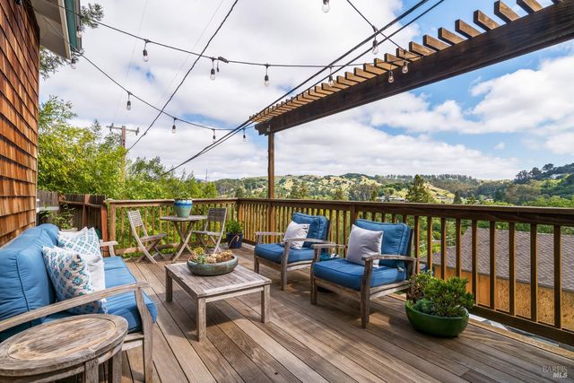 54 Hillside Ave, San Anselmo, CA 94960