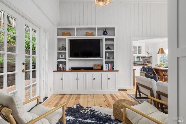 54 Hillside Ave, San Anselmo, CA 94960