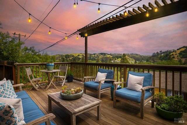 54 Hillside Ave, San Anselmo, CA 94960