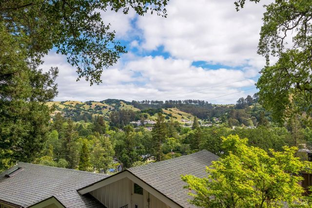 54 Hillside Ave, San Anselmo, CA 94960