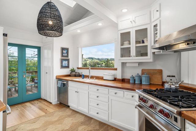 54 Hillside Ave, San Anselmo, CA 94960