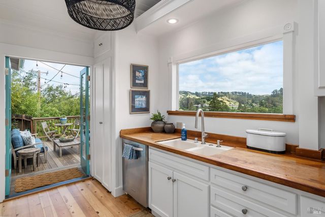 54 Hillside Ave, San Anselmo, CA 94960