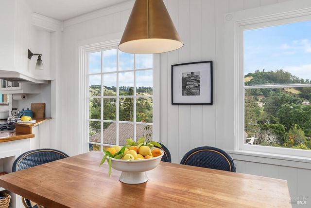 54 Hillside Ave, San Anselmo, CA 94960