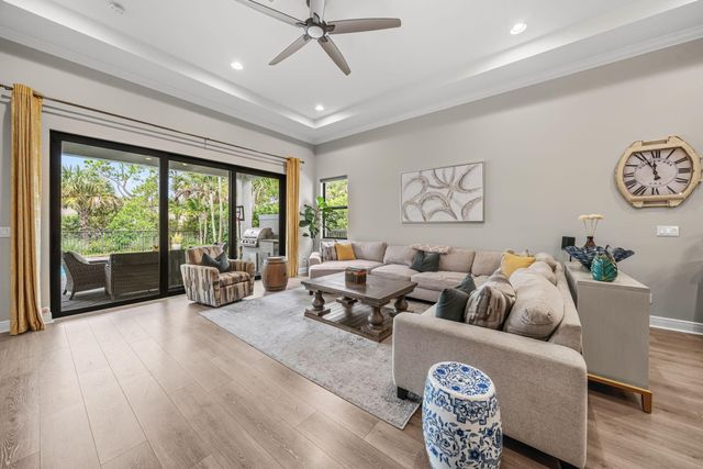 13502 Artisan Circle, Palm Beach Gardens, FL 33418