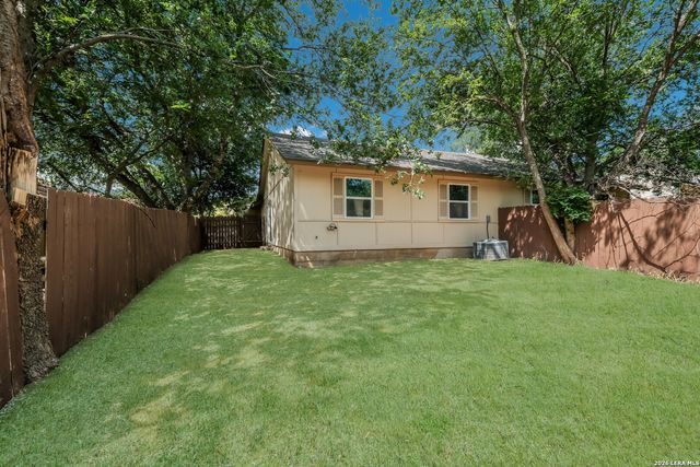 5214 MEADOW RISE ST, San Antonio, TX 78250