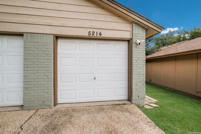 5214 MEADOW RISE ST, San Antonio, TX 78250