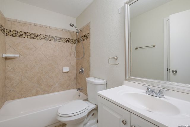 5214 MEADOW RISE ST, San Antonio, TX 78250