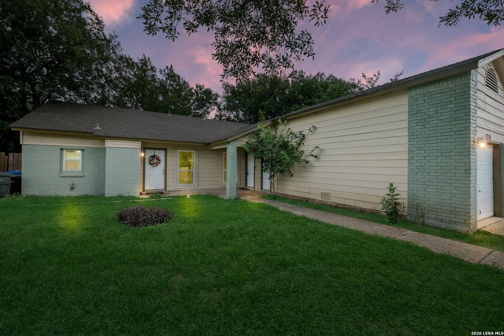 5214 MEADOW RISE ST, San Antonio, TX 78250