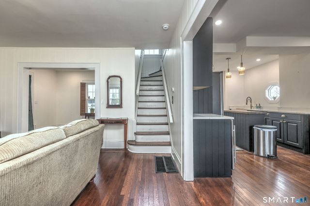 31 Darina Place, Milford, CT 06460