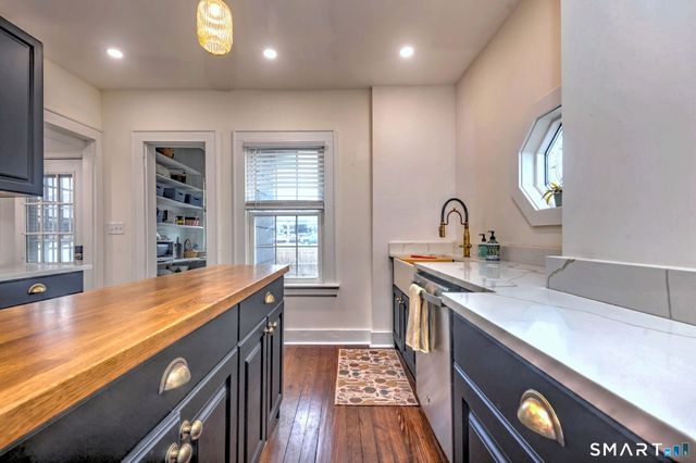 31 Darina Place, Milford, CT 06460