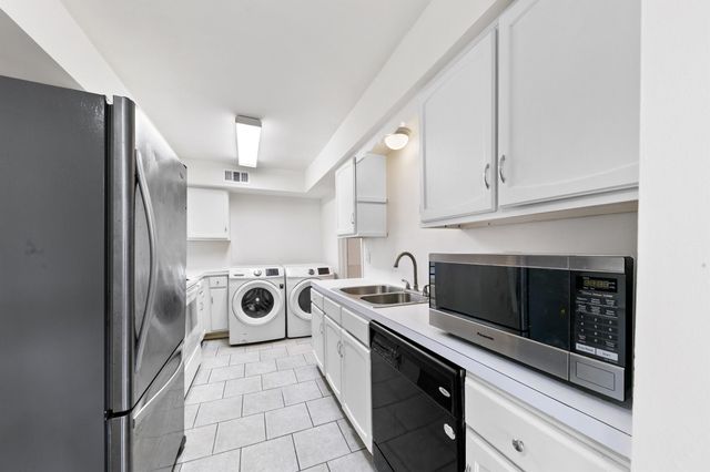 361 N Post Oak Lane 231, Houston, TX 77024