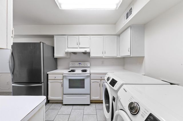 361 N Post Oak Lane 231, Houston, TX 77024