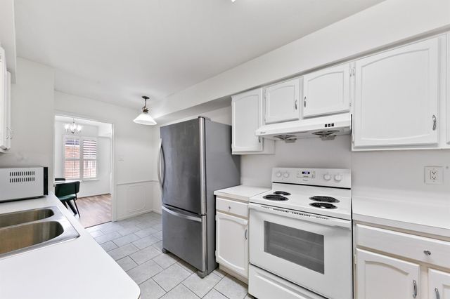 361 N Post Oak Lane 231, Houston, TX 77024