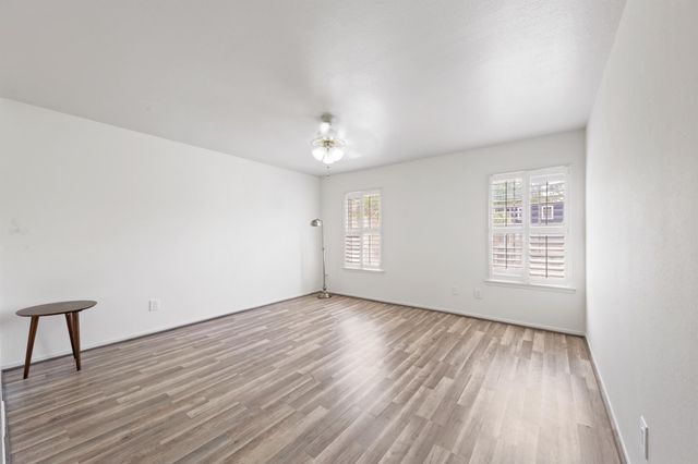 361 N Post Oak Lane 231, Houston, TX 77024