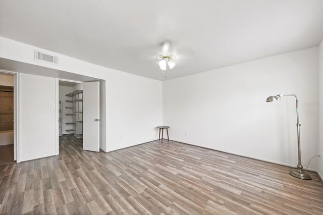 361 N Post Oak Lane 231, Houston, TX 77024