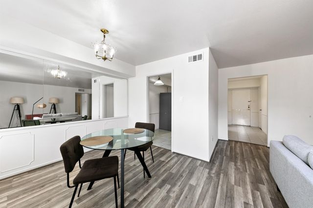 361 N Post Oak Lane 231, Houston, TX 77024