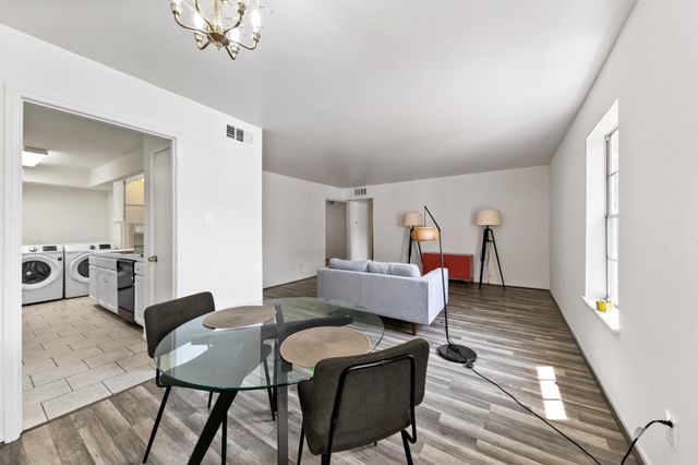 361 N Post Oak Lane 231, Houston, TX 77024