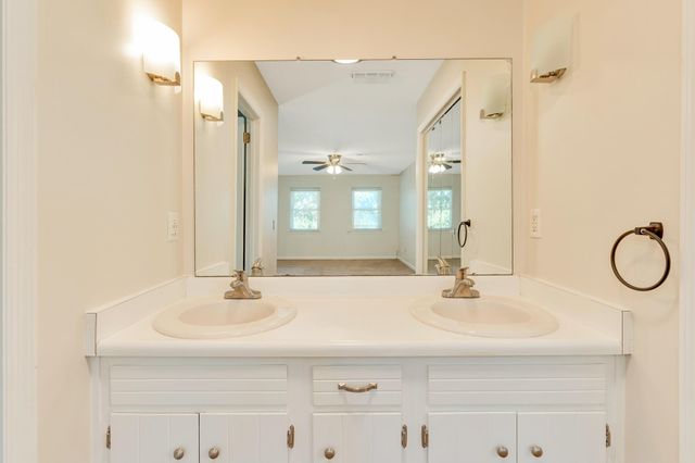 9415 Seasons Drive, Chattanooga, TN 37421
