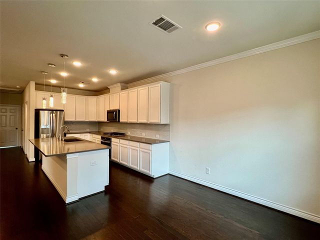 10916 Cannes Memorial Drive, Houston, TX 77043