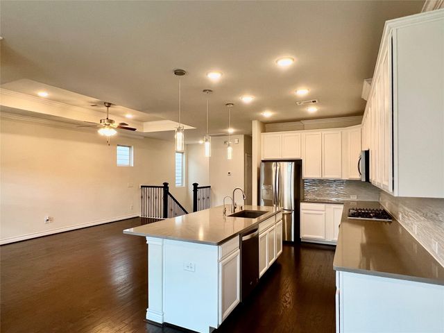 10916 Cannes Memorial Drive, Houston, TX 77043