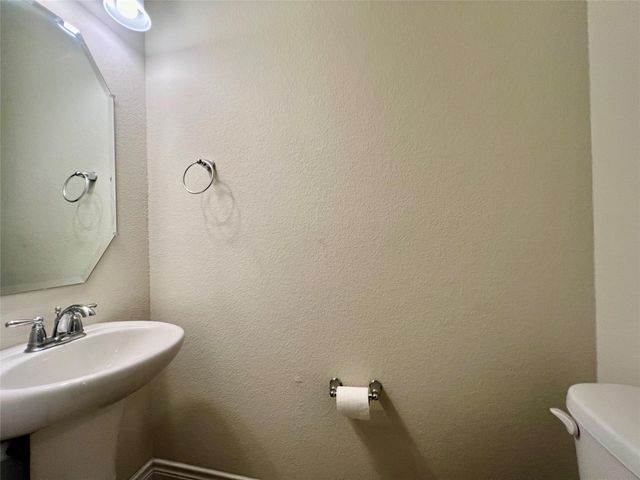 10916 Cannes Memorial Drive, Houston, TX 77043