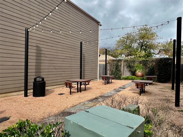 10916 Cannes Memorial Drive, Houston, TX 77043