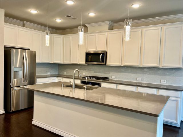 10916 Cannes Memorial Drive, Houston, TX 77043