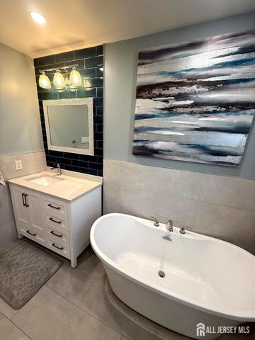 4 Davids Lane, Howell, NJ 07731