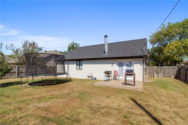 3908 Sierra Court, Bryan, TX 77802