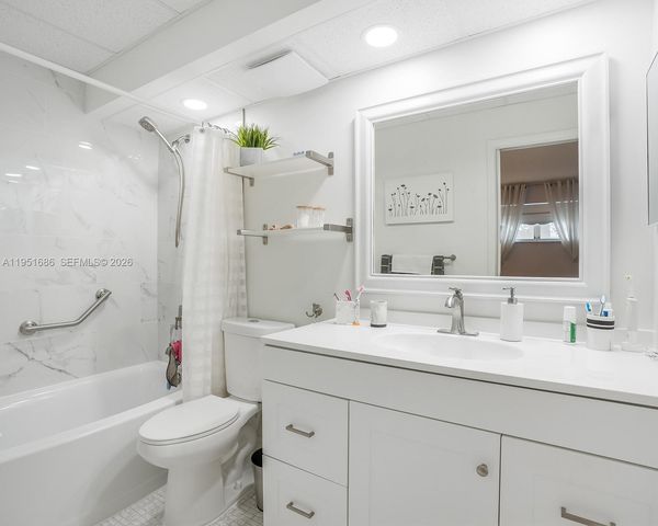 3531 Inverrary Drive 107, Lauderhill, FL 33319