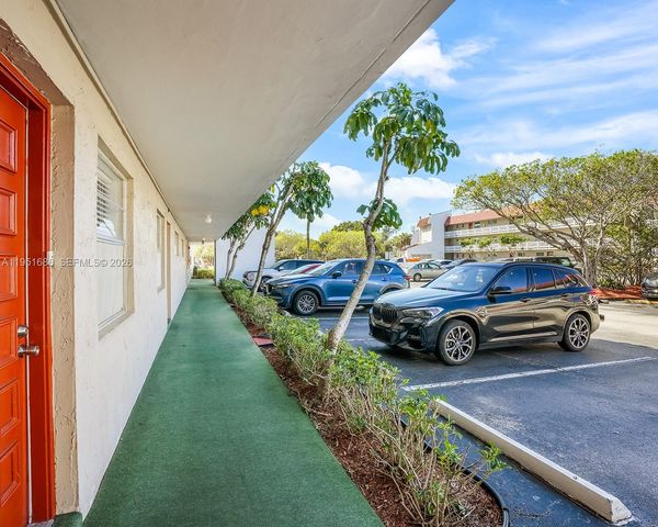 3531 Inverrary Drive 107, Lauderhill, FL 33319