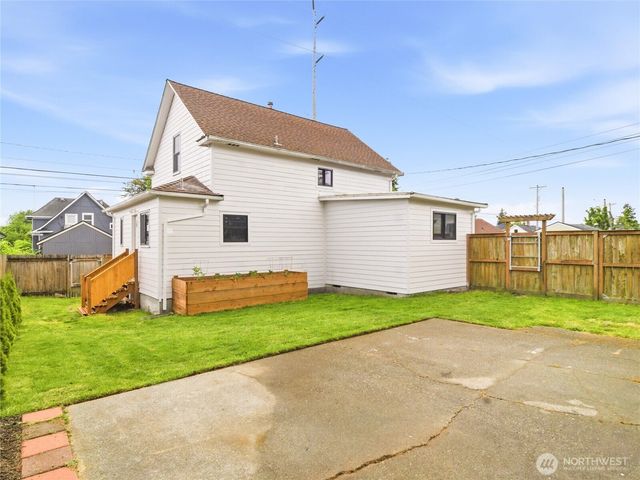 1511 S 17th Street, Tacoma, WA 98405