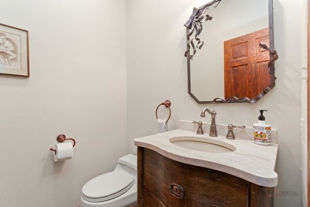 1130 New Trier Court, Wilmette, IL 60091