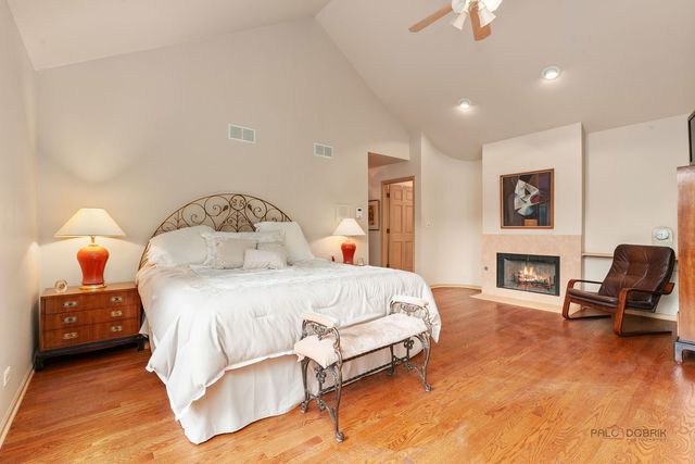 1130 New Trier Court, Wilmette, IL 60091