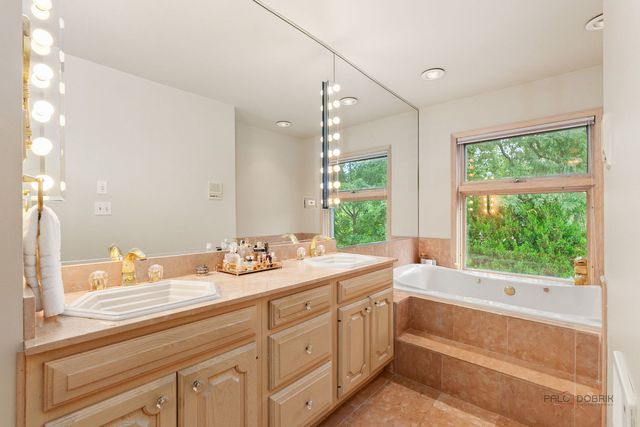 1130 New Trier Court, Wilmette, IL 60091