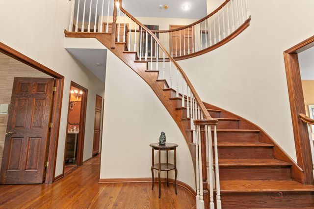 1130 New Trier Court, Wilmette, IL 60091