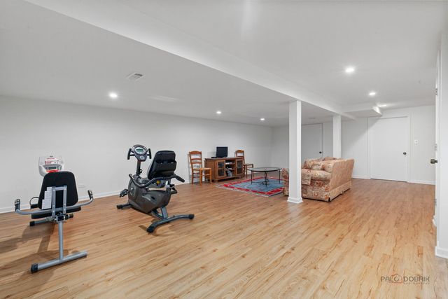 1130 New Trier Court, Wilmette, IL 60091