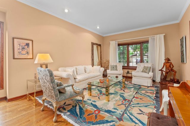 1130 New Trier Court, Wilmette, IL 60091