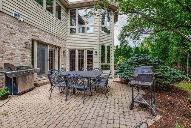 1130 New Trier Court, Wilmette, IL 60091
