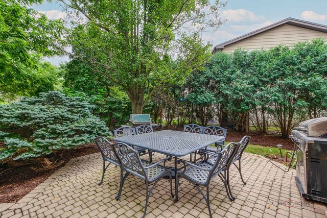 1130 New Trier Court, Wilmette, IL 60091