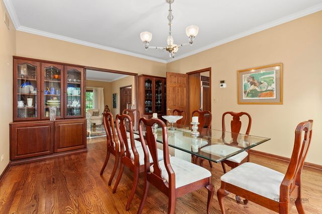 1130 New Trier Court, Wilmette, IL 60091