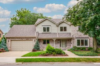 1130 New Trier Court, Wilmette, IL 60091