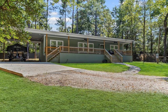495 Oak Tree Drive, Point Blank, TX 77364