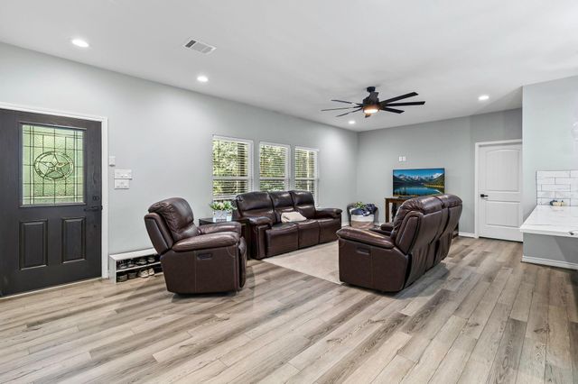 495 Oak Tree Drive, Point Blank, TX 77364