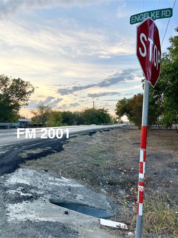 390 Engelke RD, Niederwald, TX 78640
