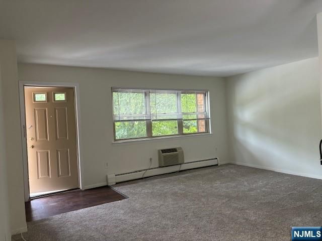 117 Treetop 61, Bloomingdale, NJ 07403