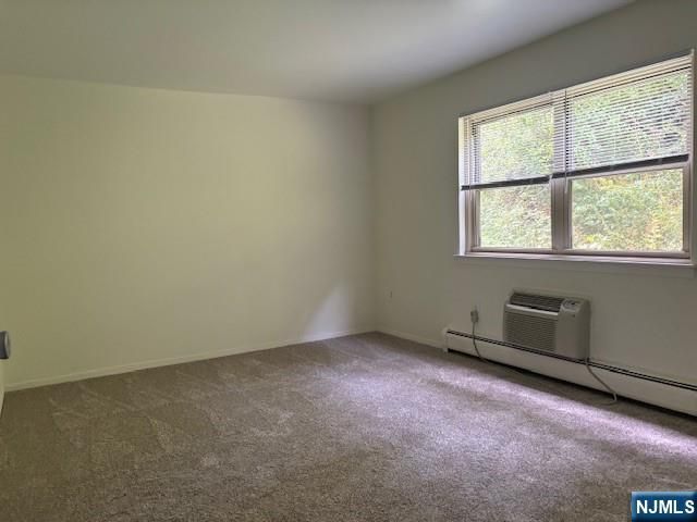 117 Treetop 61, Bloomingdale, NJ 07403