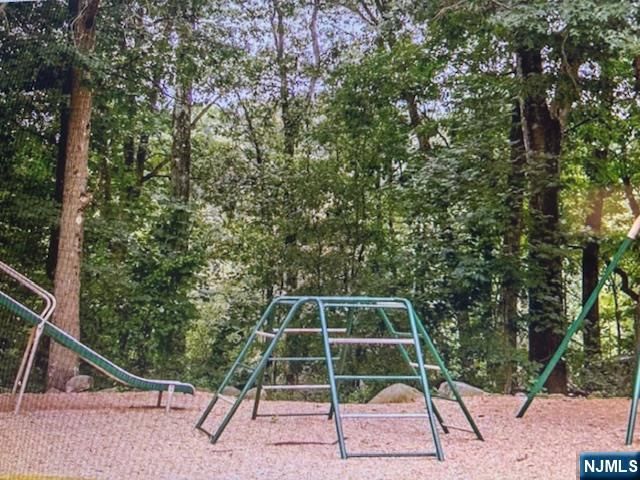 117 Treetop 61, Bloomingdale, NJ 07403